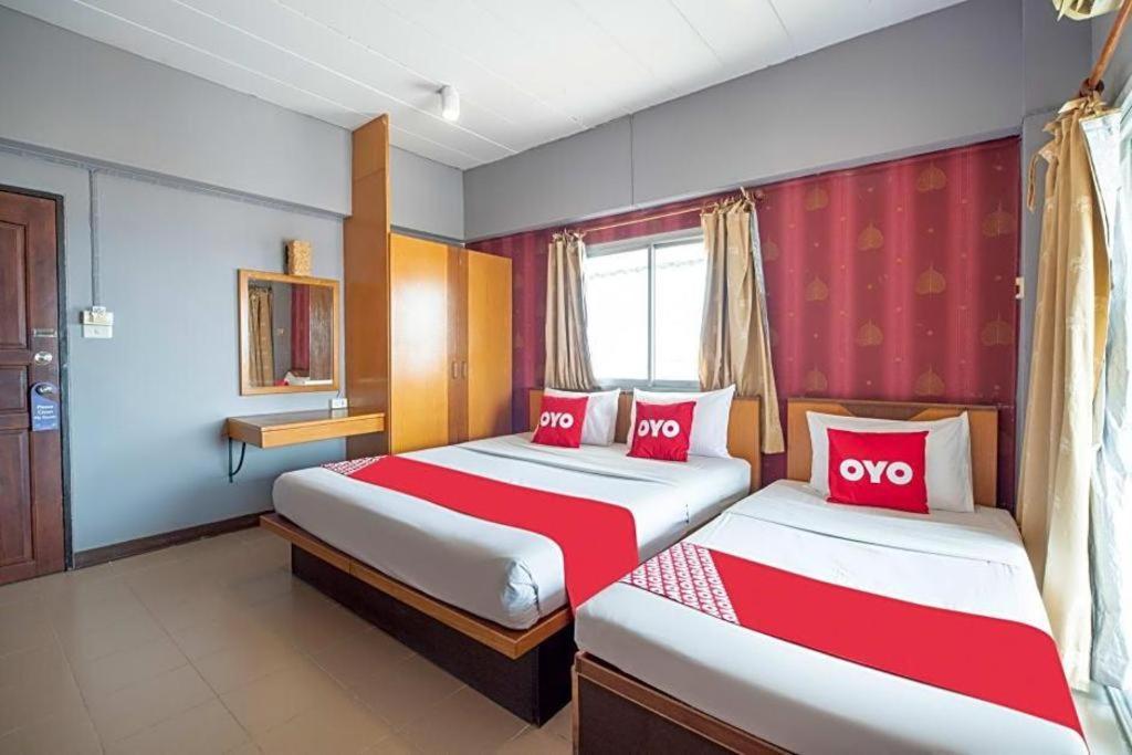 Oyo 44100 Hotel Casavilla Петалінг-Джая Екстер'єр фото