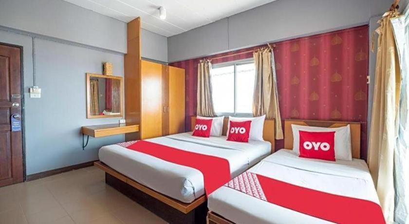 Oyo 44100 Hotel Casavilla Петалінг-Джая Екстер'єр фото